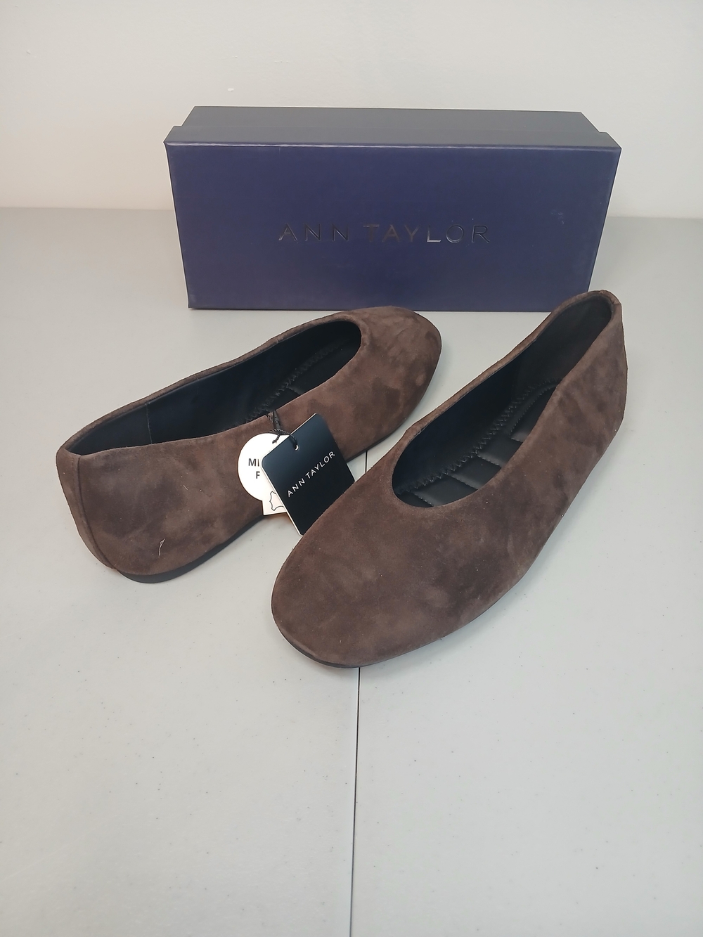 Ann Taylor Brown Suede Ballet Flats AT-Lima Memory Foam 9 New!
